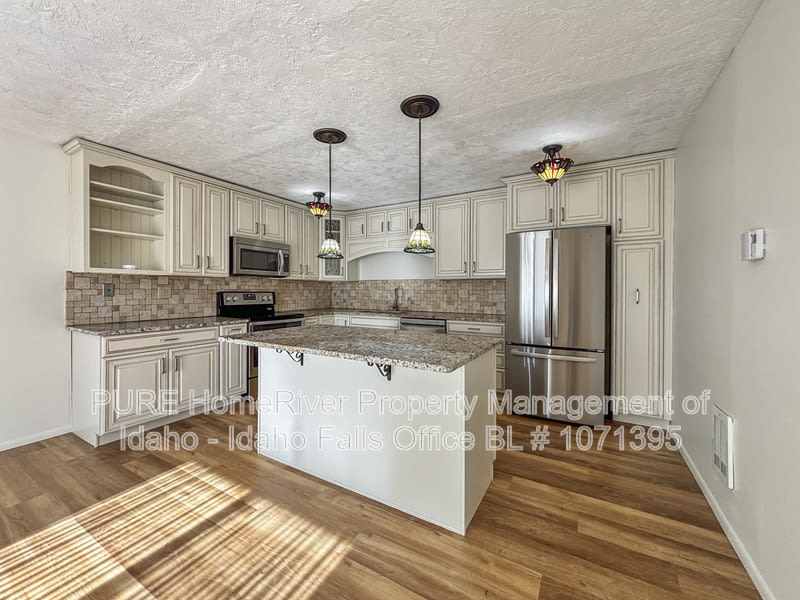 1830 Balboa Dr – photo 2