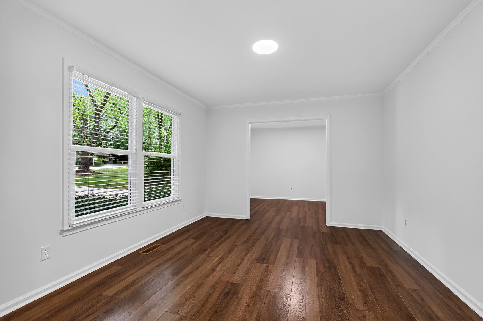 Thoughtfully Updated 3BR Ranch on Quiet Cul-de-Sac Near North Hills! ** Application PENDING ** – photo 5