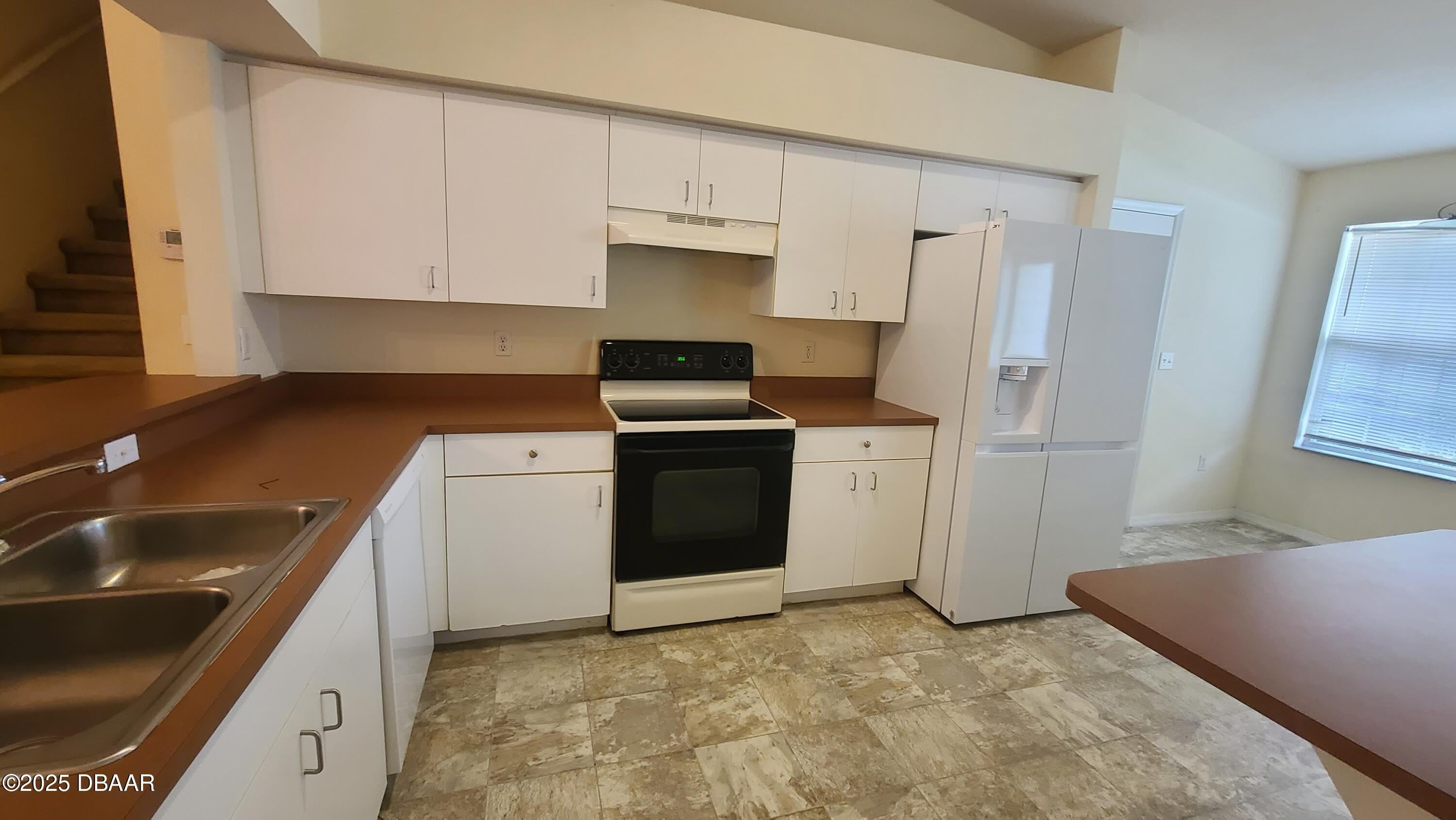 1018 Grand Hickory Circle – photo 4