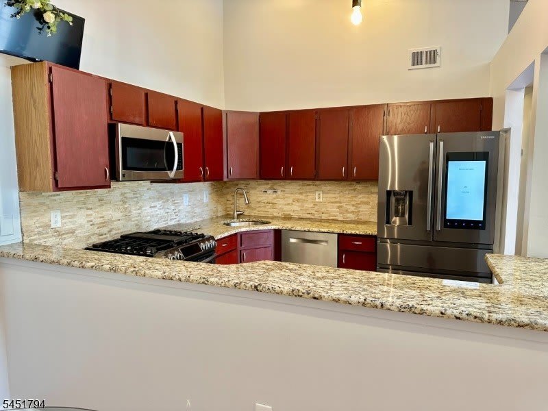 111 Lindsey Ct – photo 3