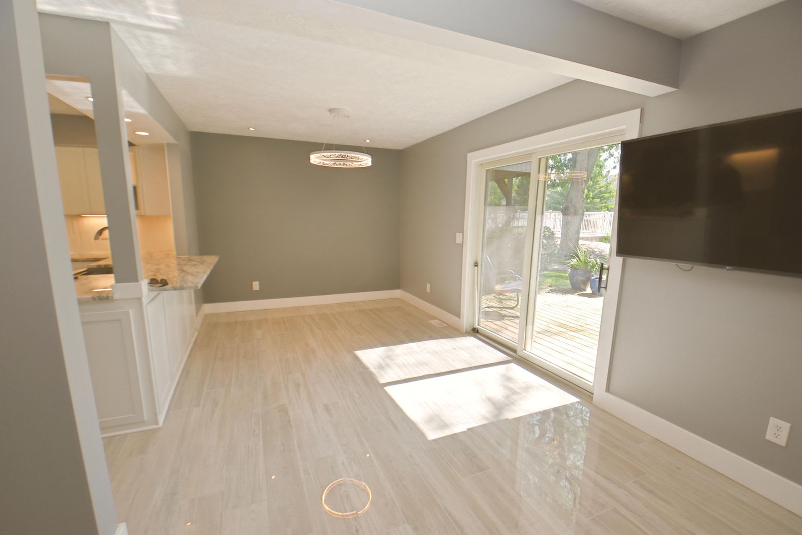 Nicely updated condo at Stoneridge 1 bedroom 1 bath – photo 2