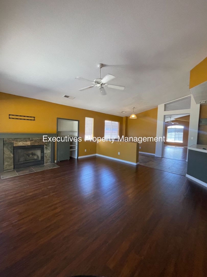 House For Rent – photo 3
