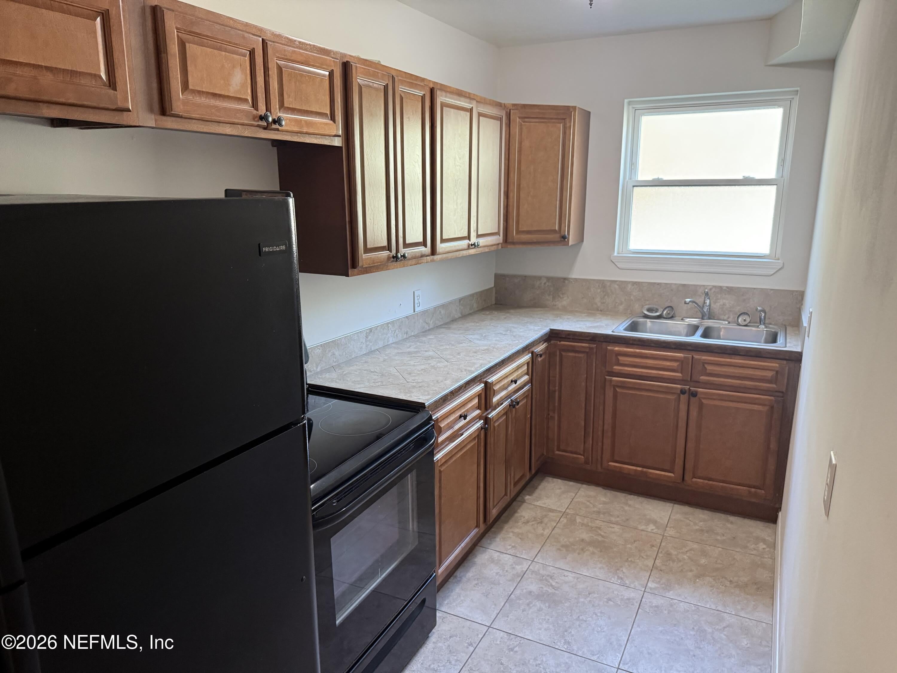 1205 LASALLE Street – photo 2