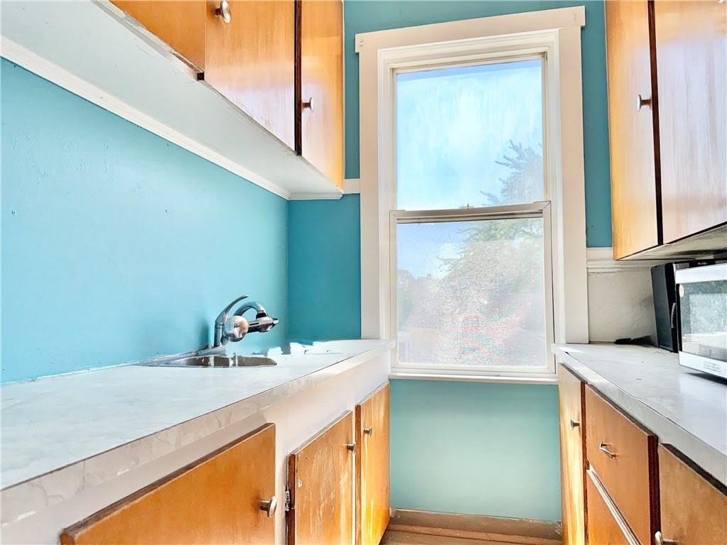550 Winter Street – photo 3