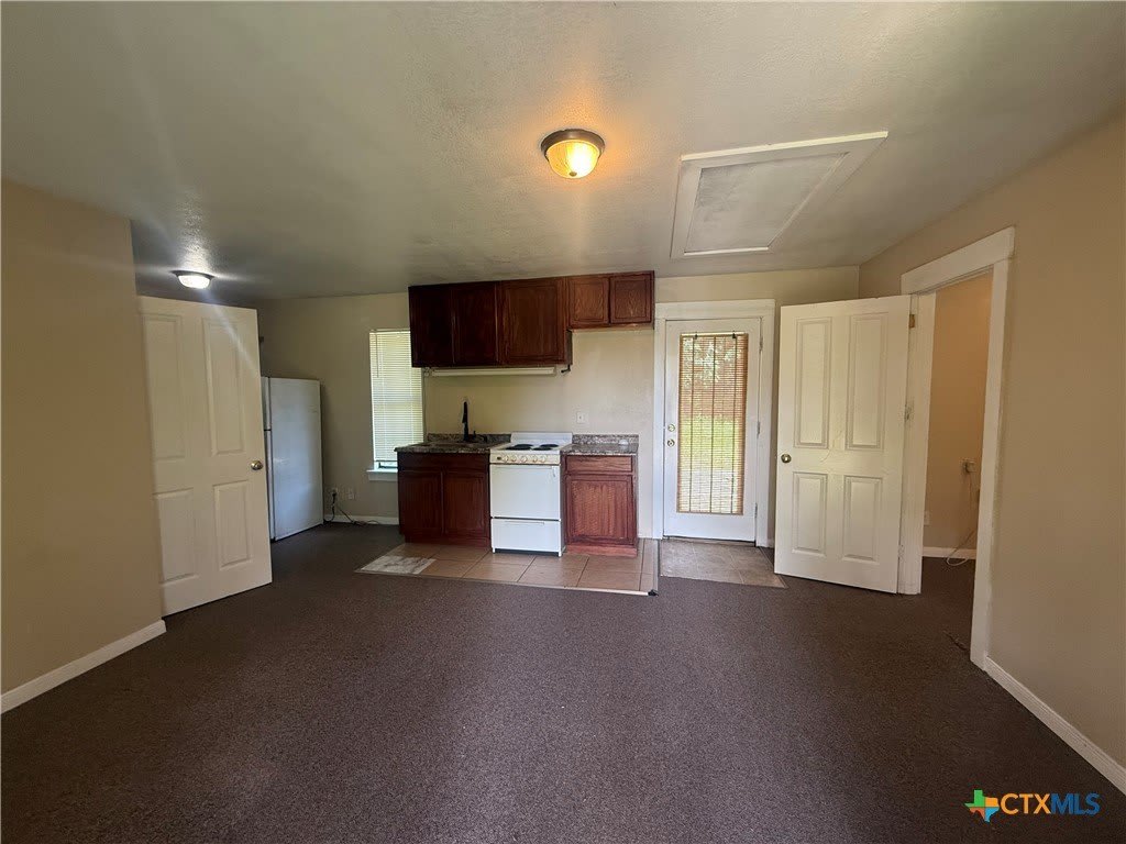 302 Burleson Street – photo 2