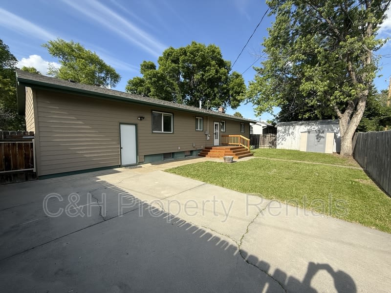 1436 Avenue D – photo 3