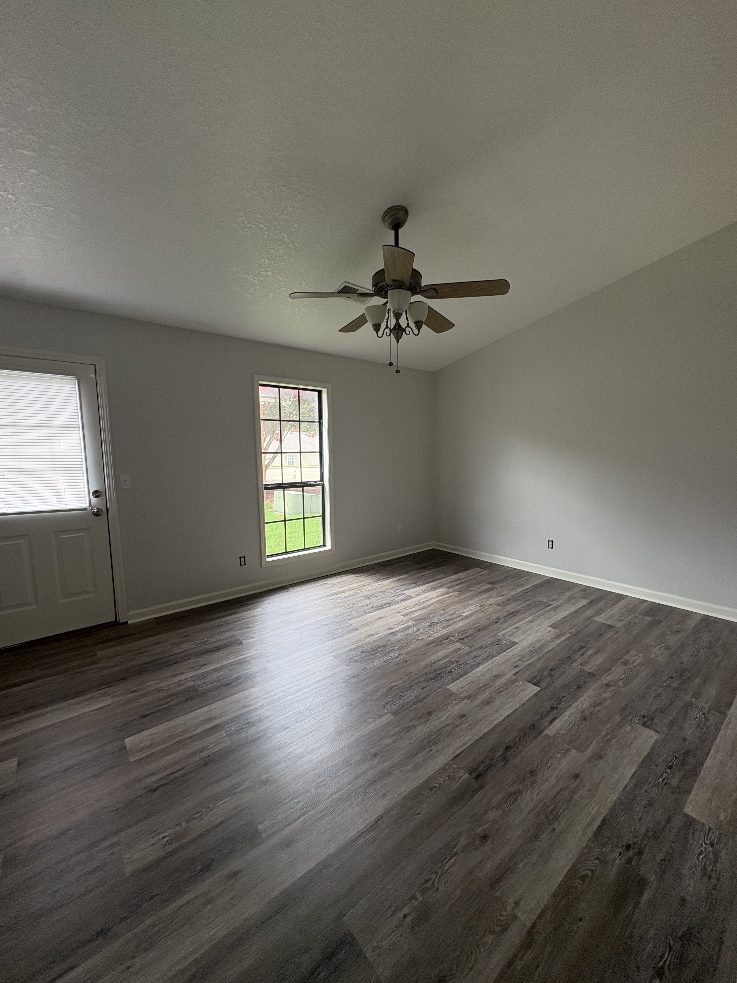 1407 Lakewood Drive – photo 4
