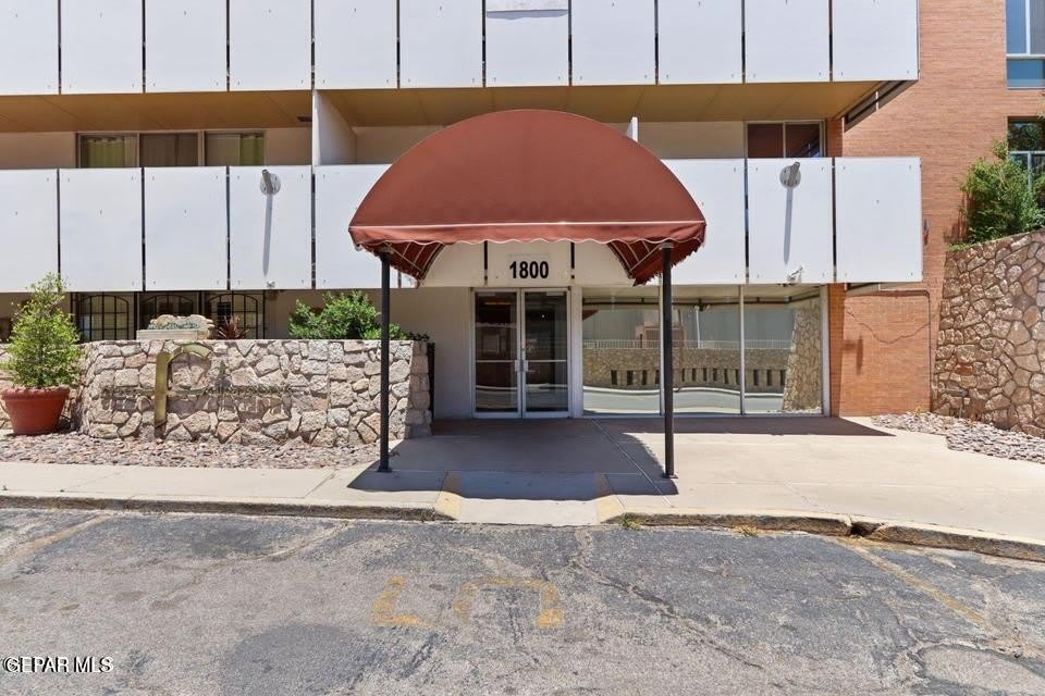 1800 N Stanton Street – photo 1
