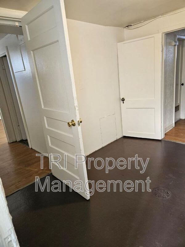 2204 1 2 9Th St – photo 5