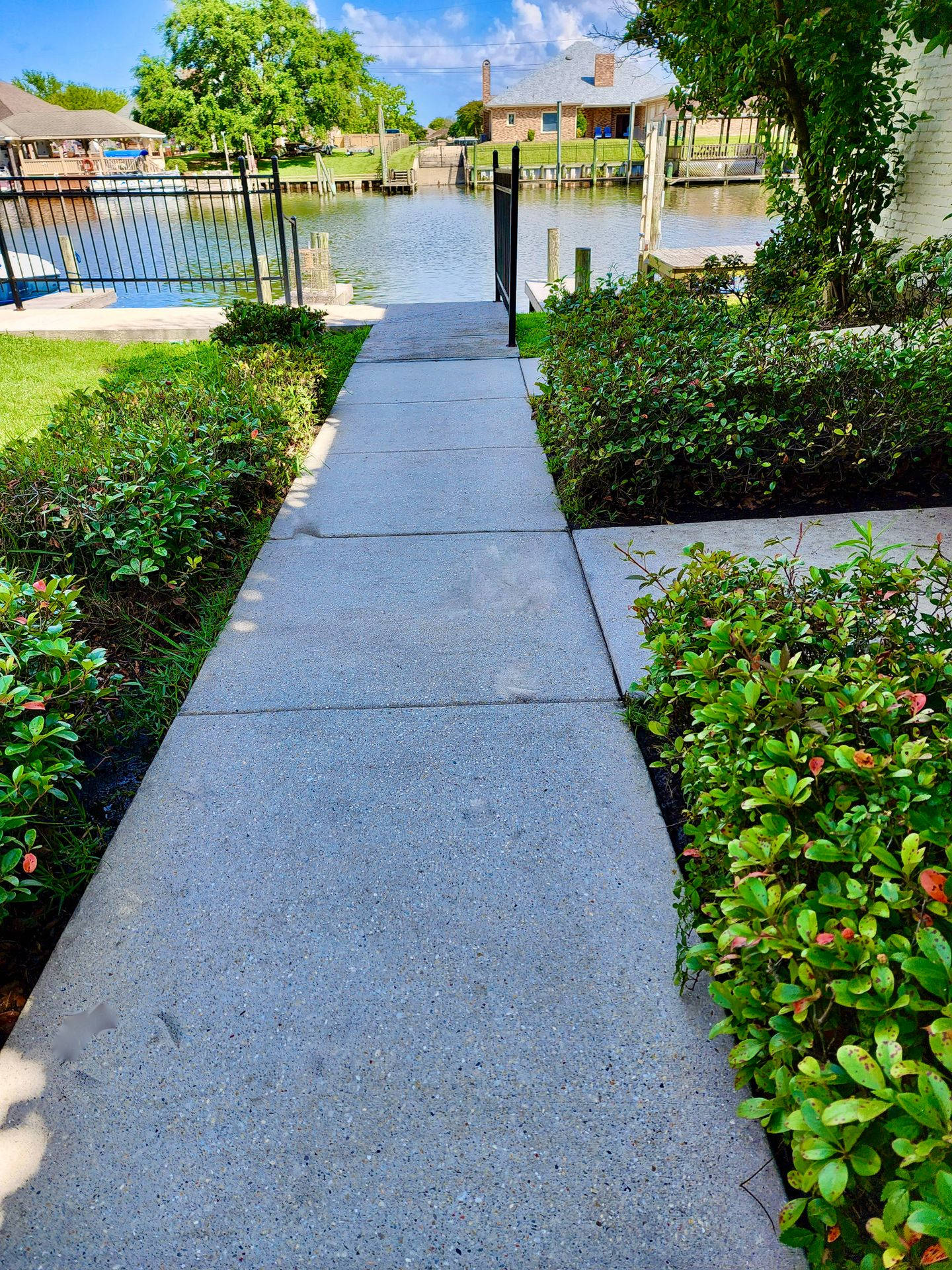 Awesome Location And Beautifully Fully Renovated Townhomes – photo 2
