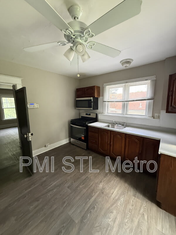 7212 Eunice Avenue – photo 2