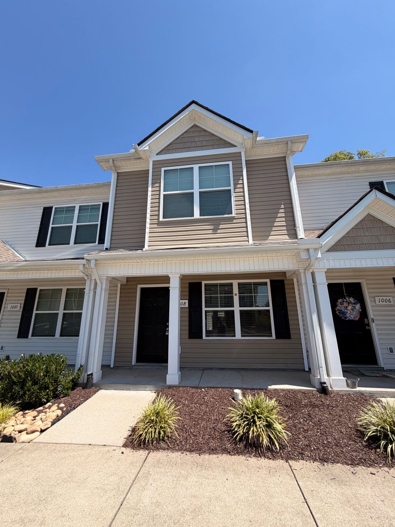 Nice 2 BR 2.5 Bath Townhome – photo 2