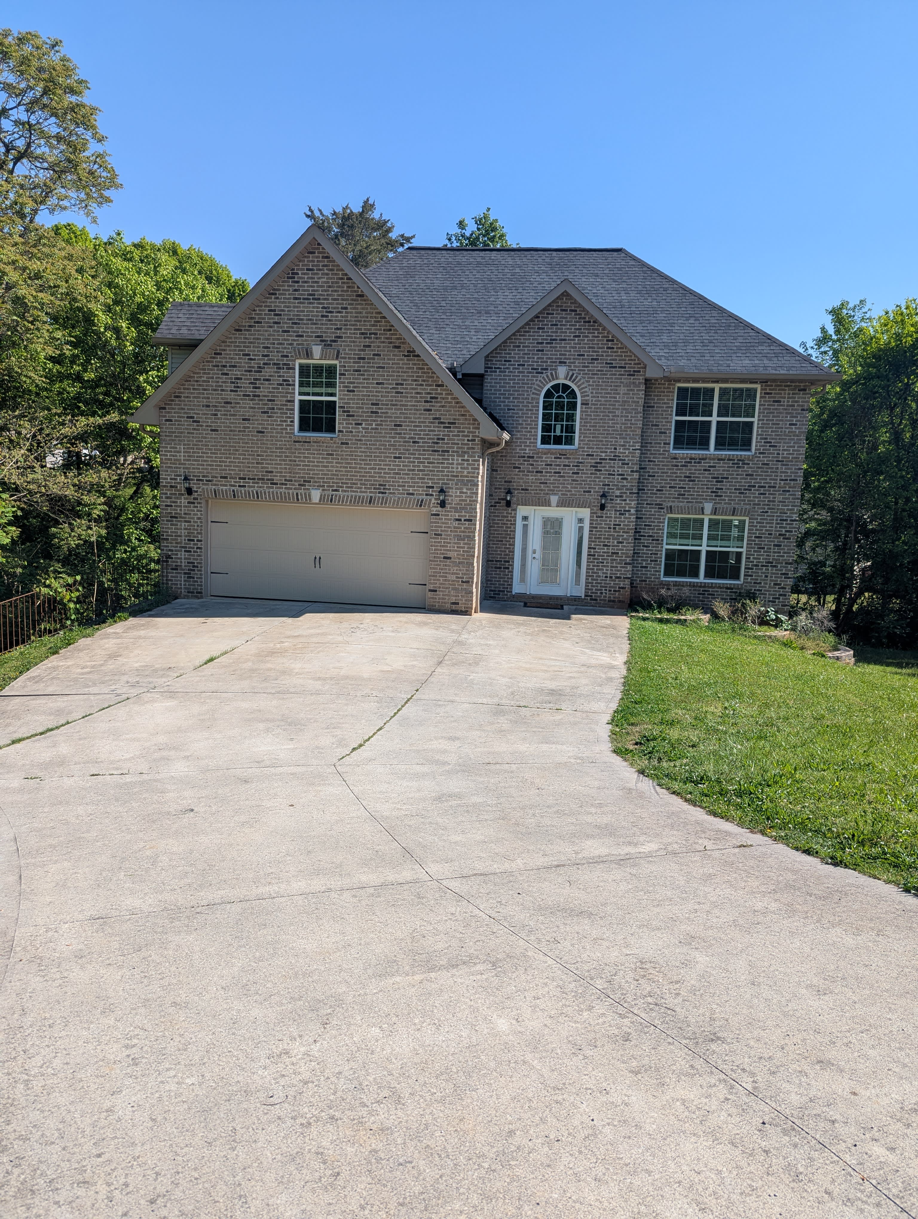 1130 Twin Hill Ln – photo 1