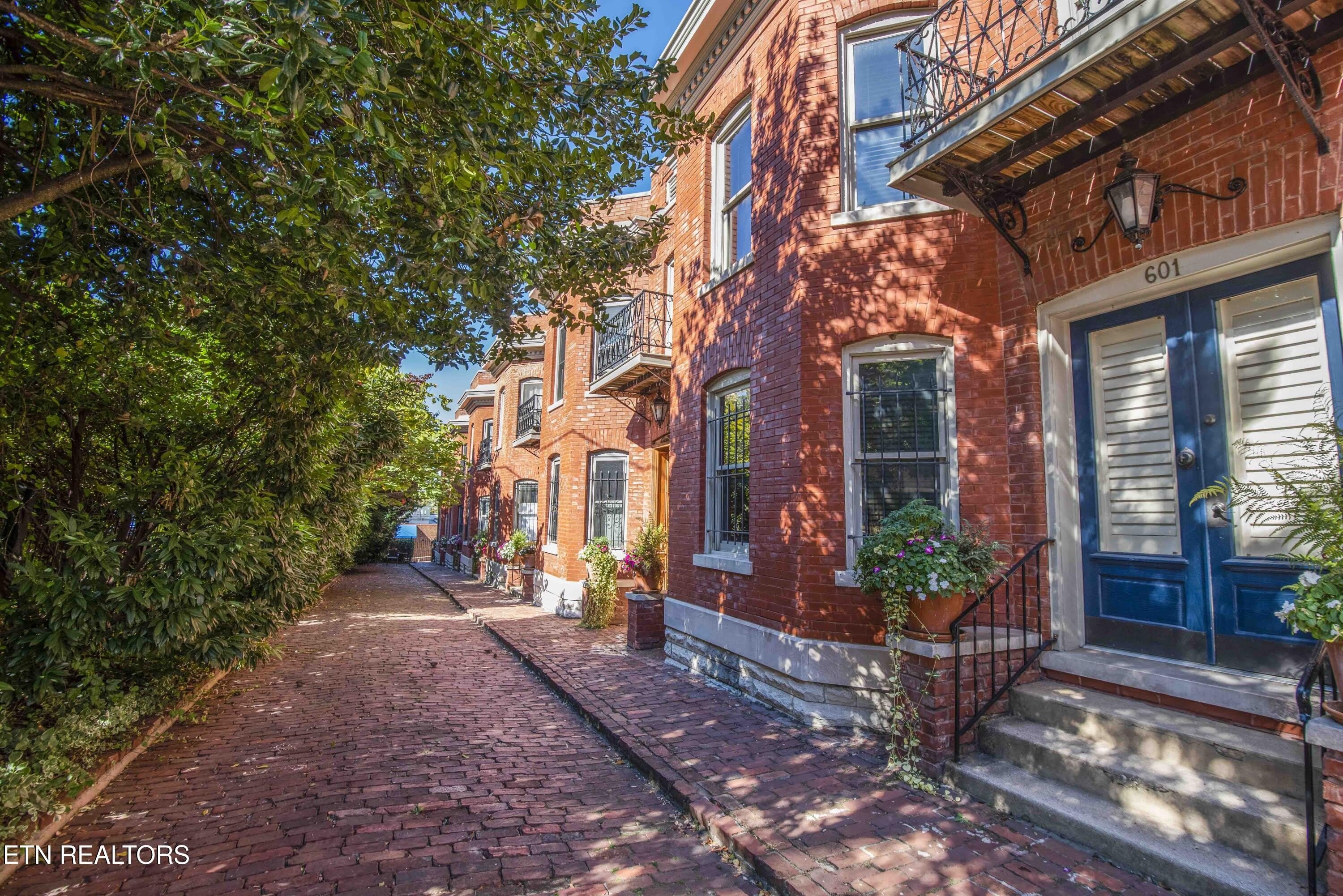 613 Union Ave – photo 3