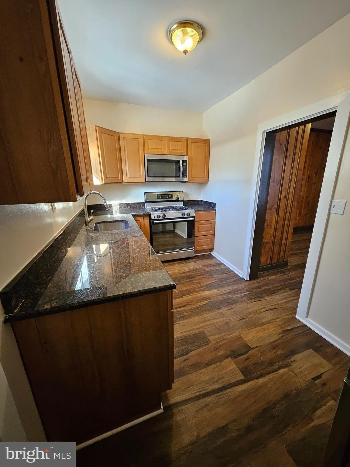 219 WOODLAWN Avenue – photo 4