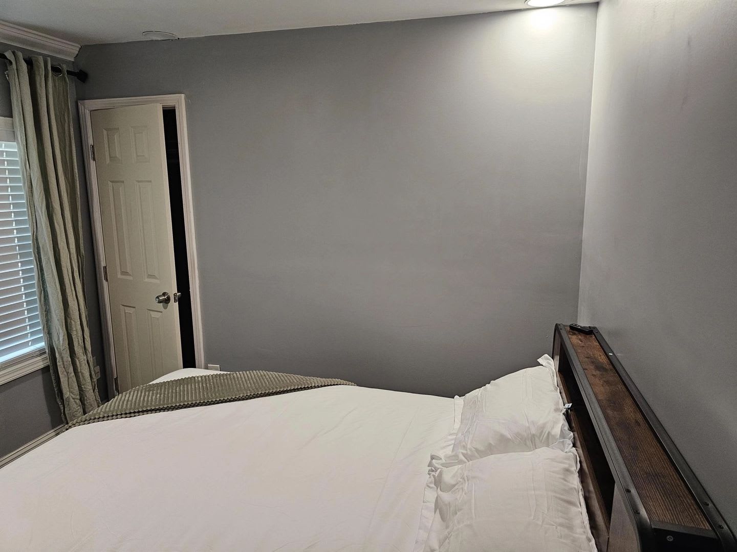 Room in 4 Bedroom Home at Baker Terrace NW – photo 1