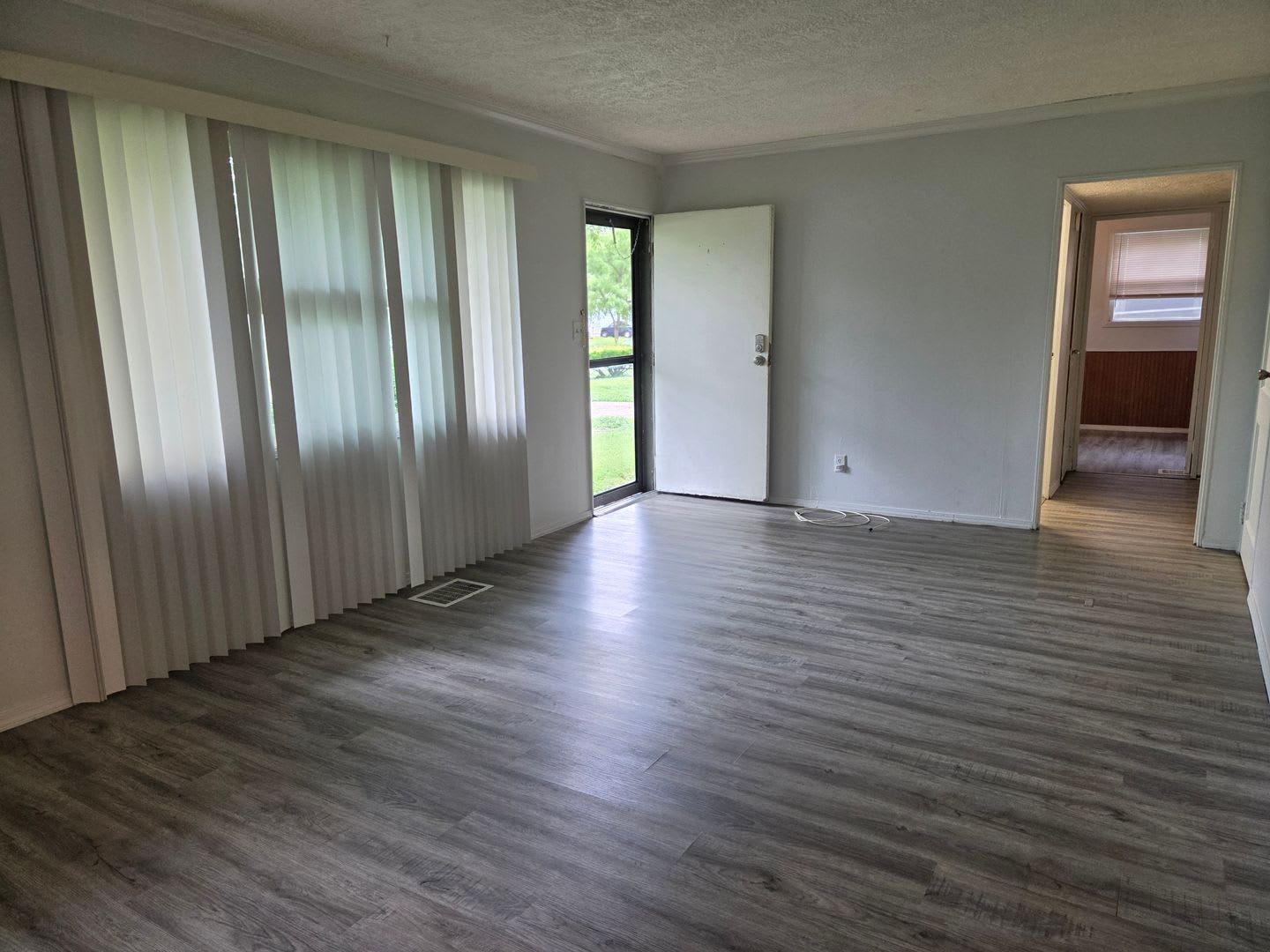 3 Bedroom Ranch in Eastmoor – photo 2