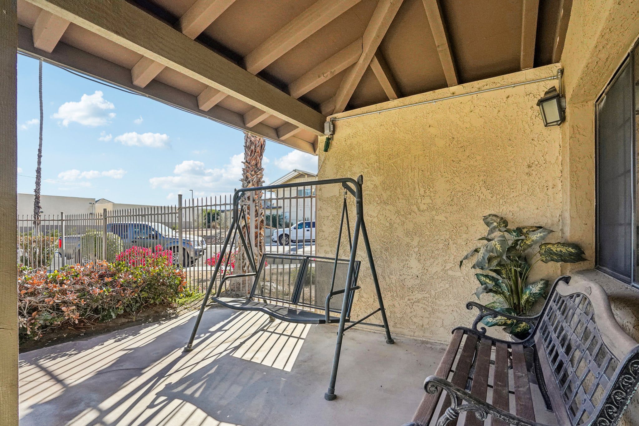 Desert Fountains at Palm Desert Apartments – photo 5