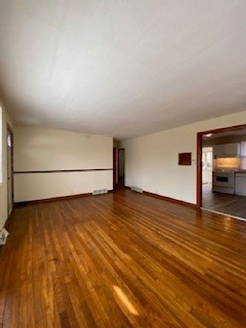 2 Bedroom Home in South Bend! – photo 3