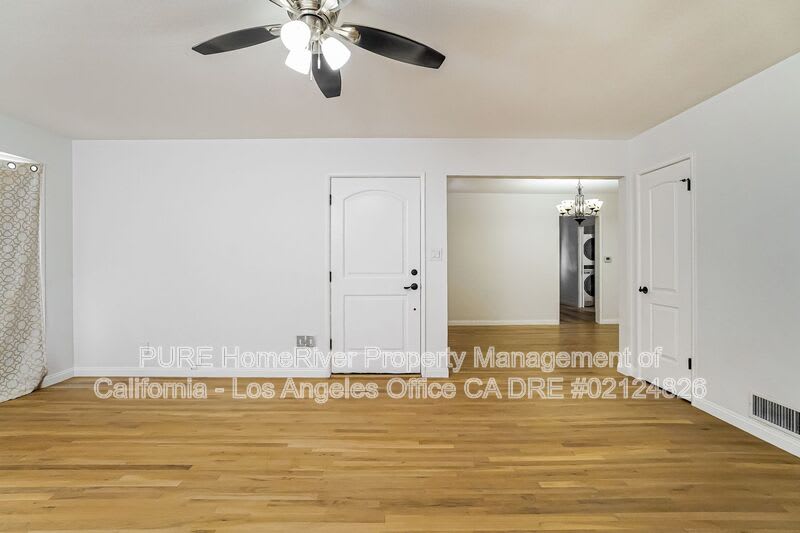 215 N. Western Ave – photo 3