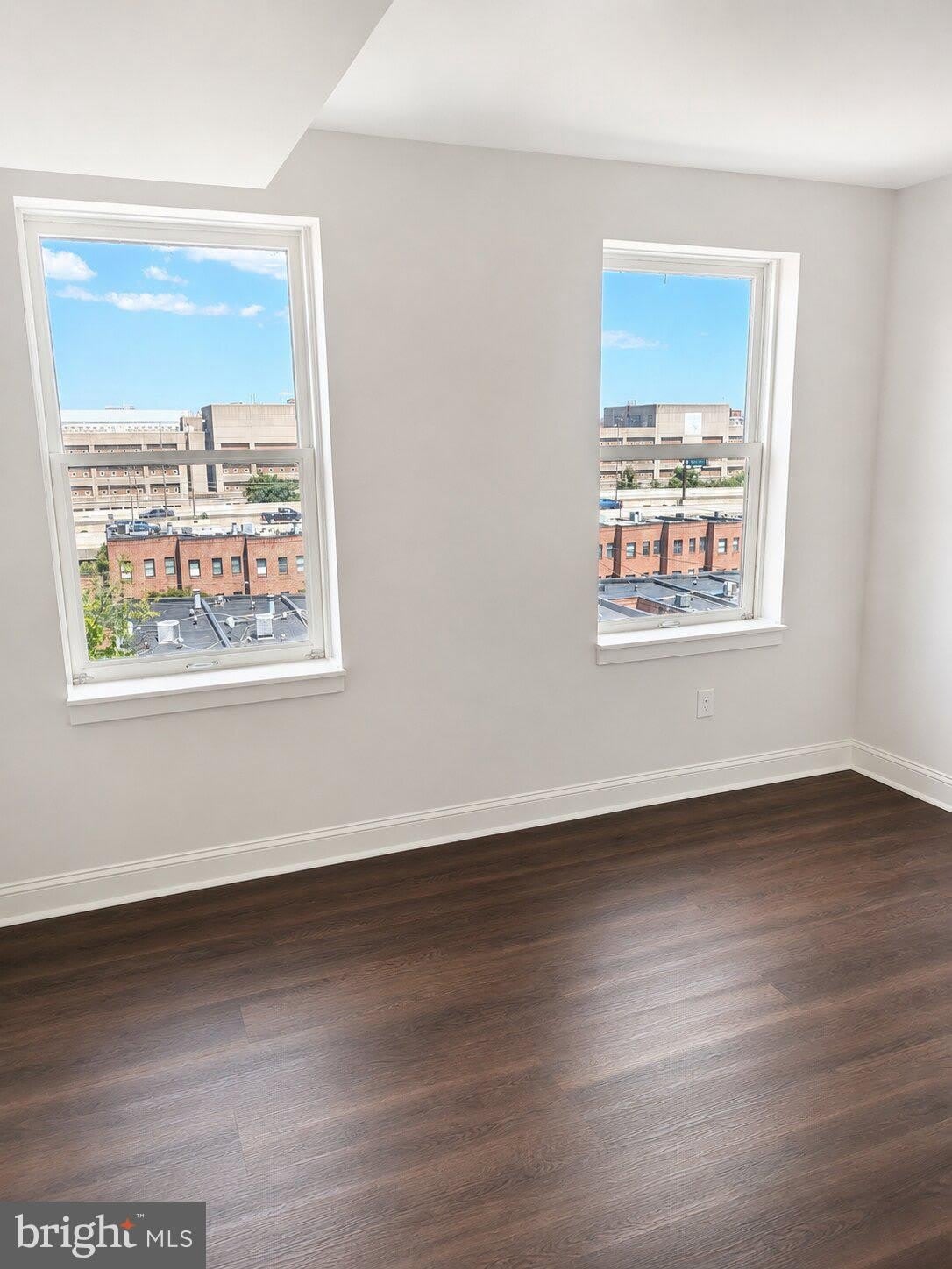 923 N CALVERT Street – photo 5
