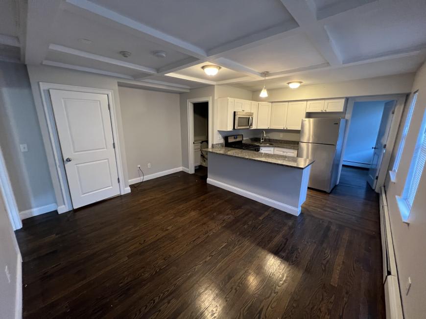 70 Safford – photo 1