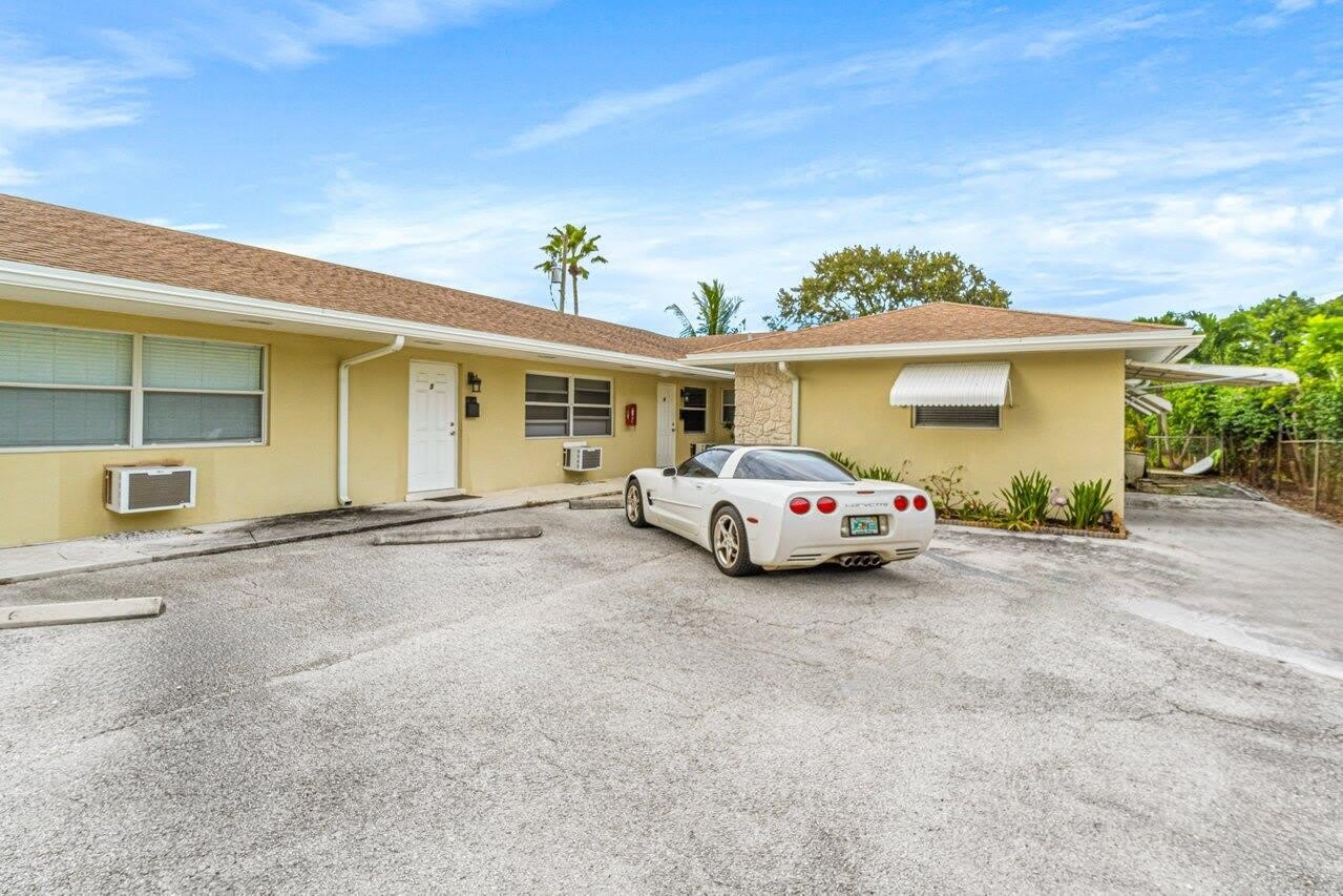 751 Hummingbird Way – photo 2