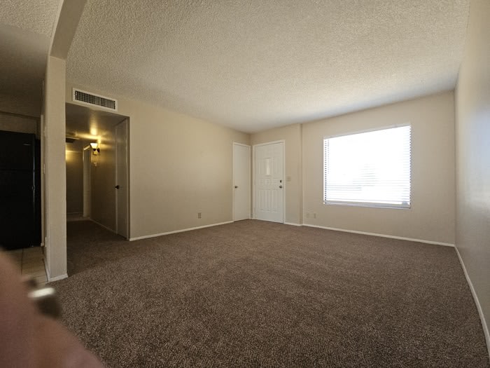 645 West Ingram Street – photo 3