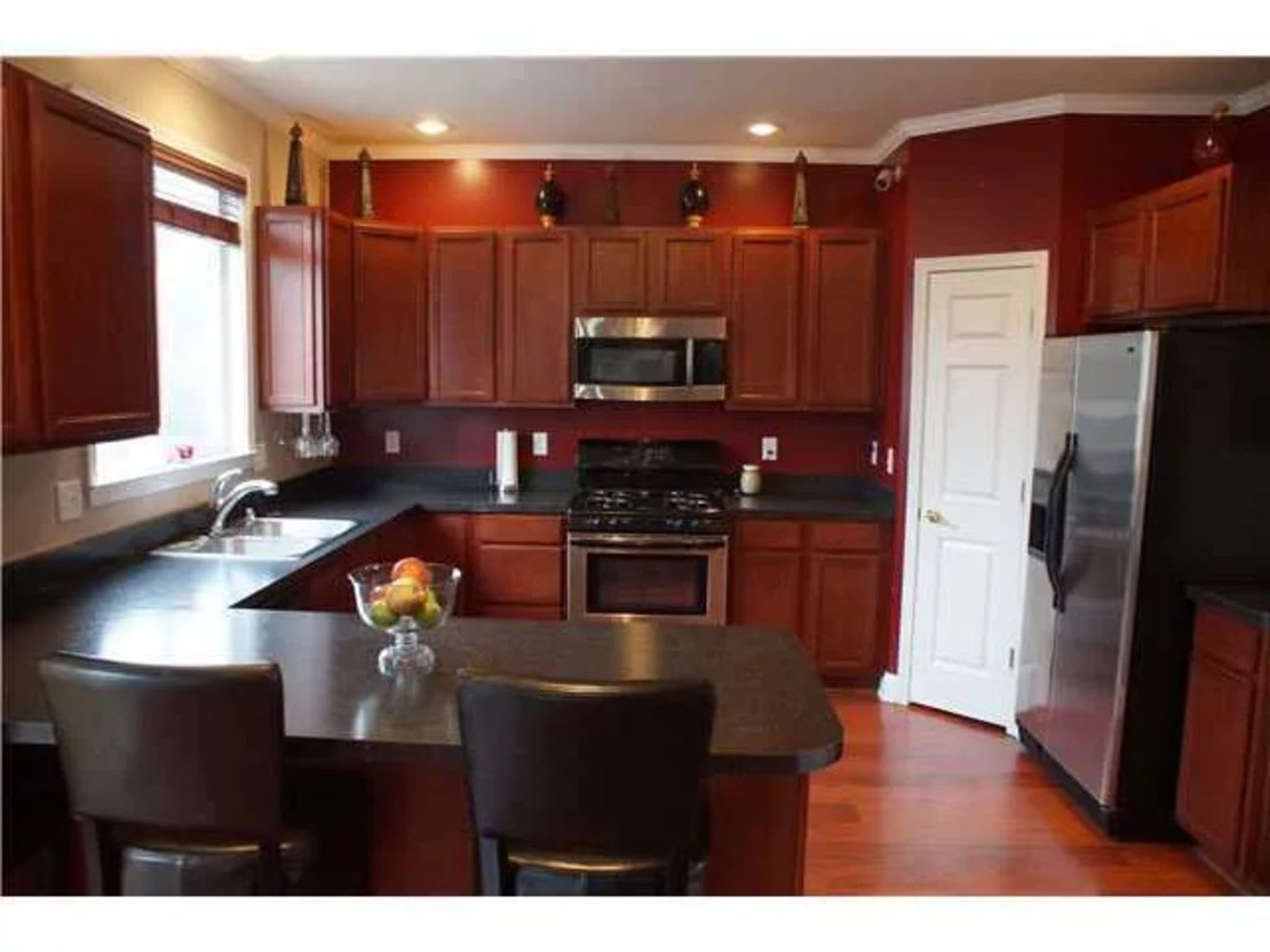 Spacious & elegant 3BR home in East Lansing with perks, MSU – photo 3