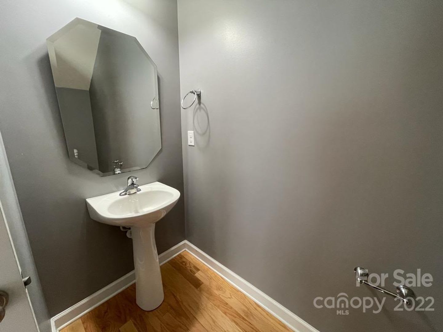 Short Term Rental Coming Soon 3 Br 2 5Ba Renovated Townhome 2 Car Garage Parking Neighborhood Pool In Ballantyne – photo 5
