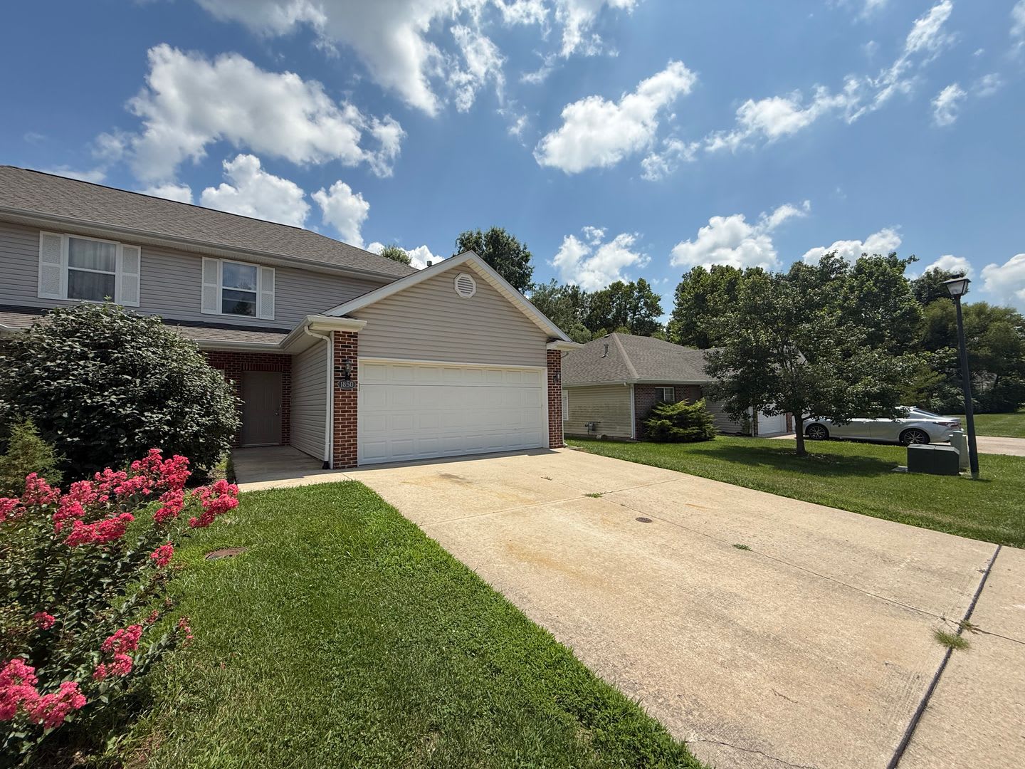 3 Bedrooms And 2 Baths – photo 1