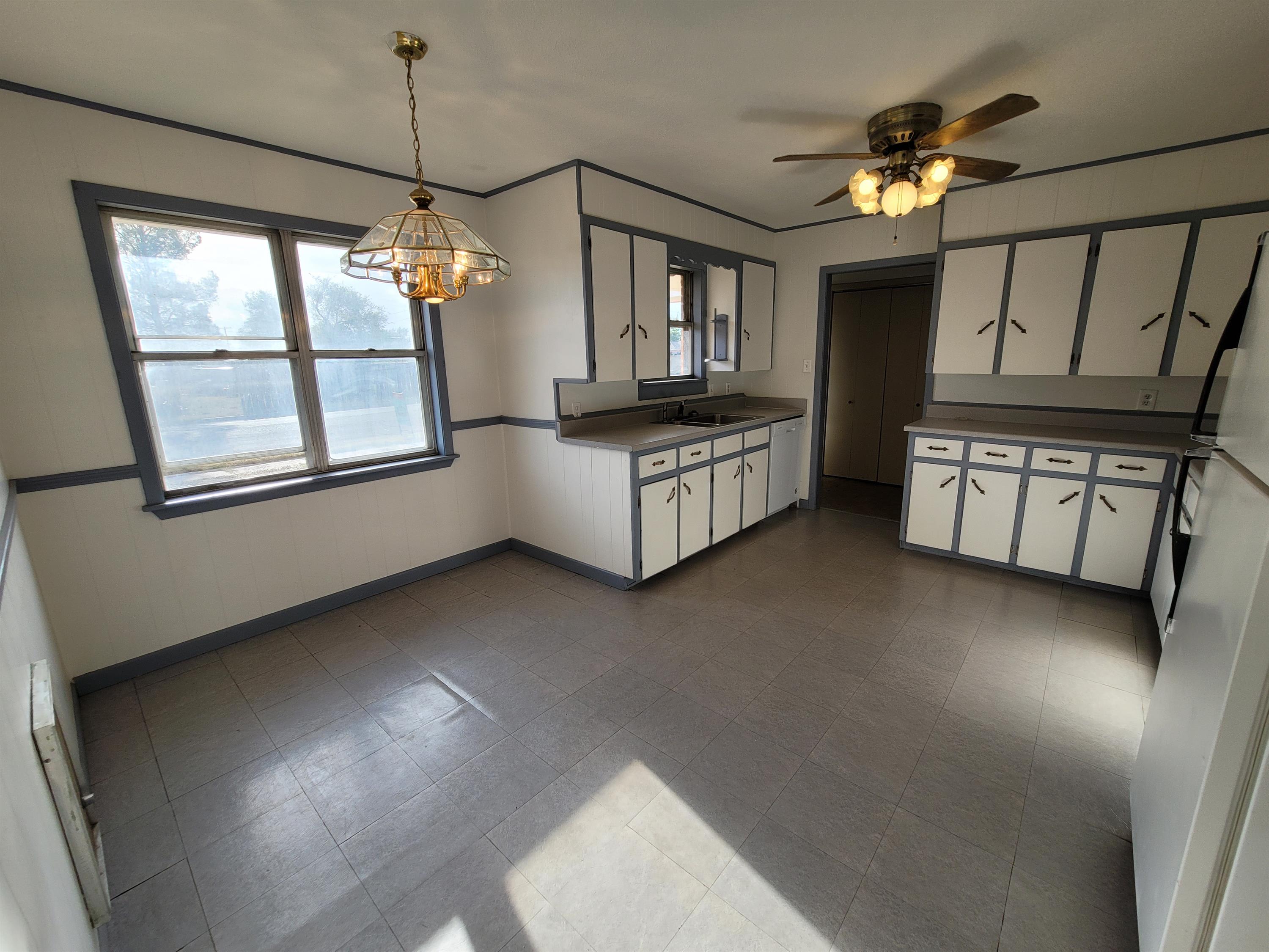 212 North Globe Avenue – photo 3