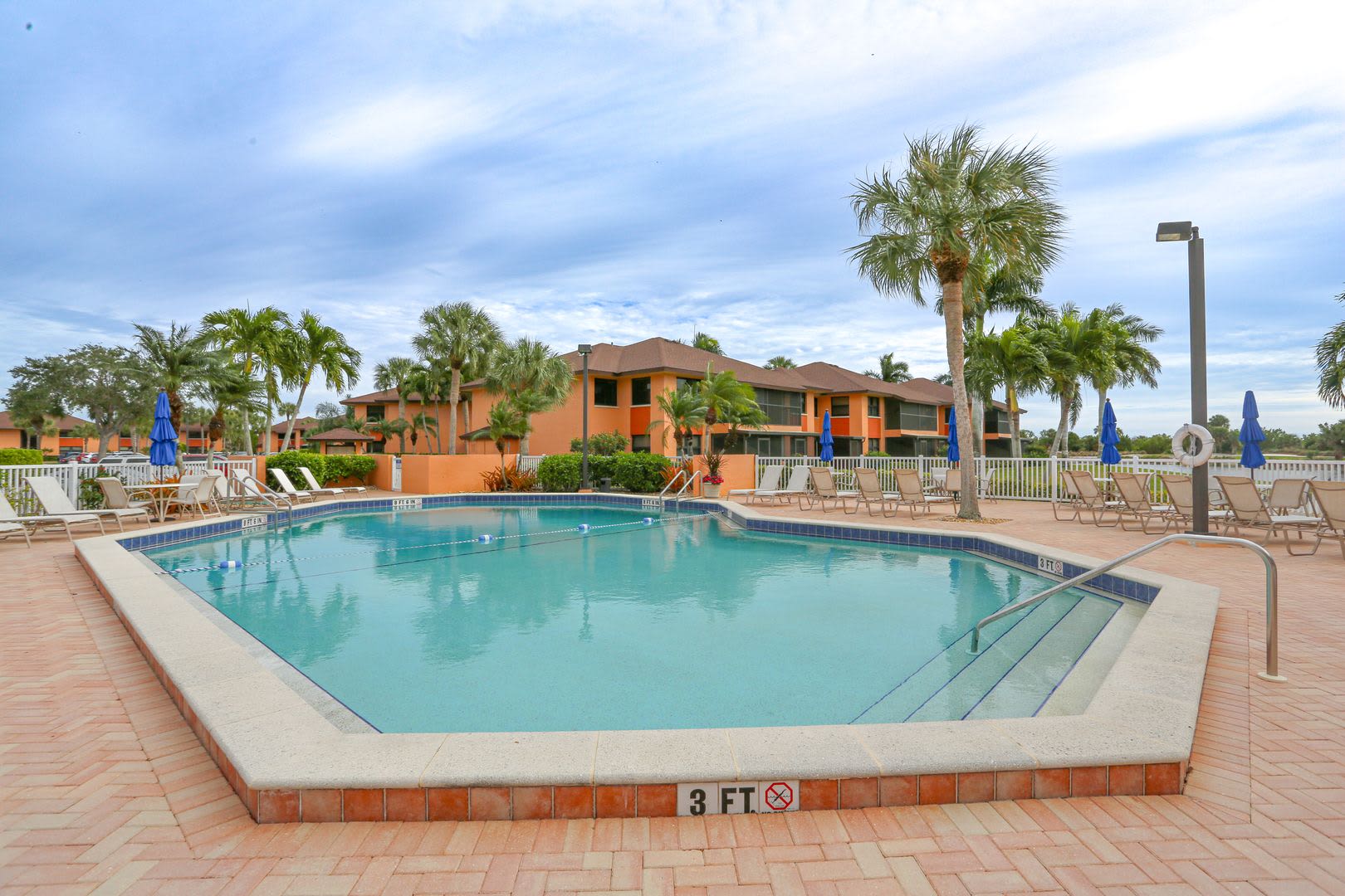 Ask About The Two Weeks Free Wonderful Updated Condo Close To Marco Island And Beaches Will Not Last Long Call Today – photo 3
