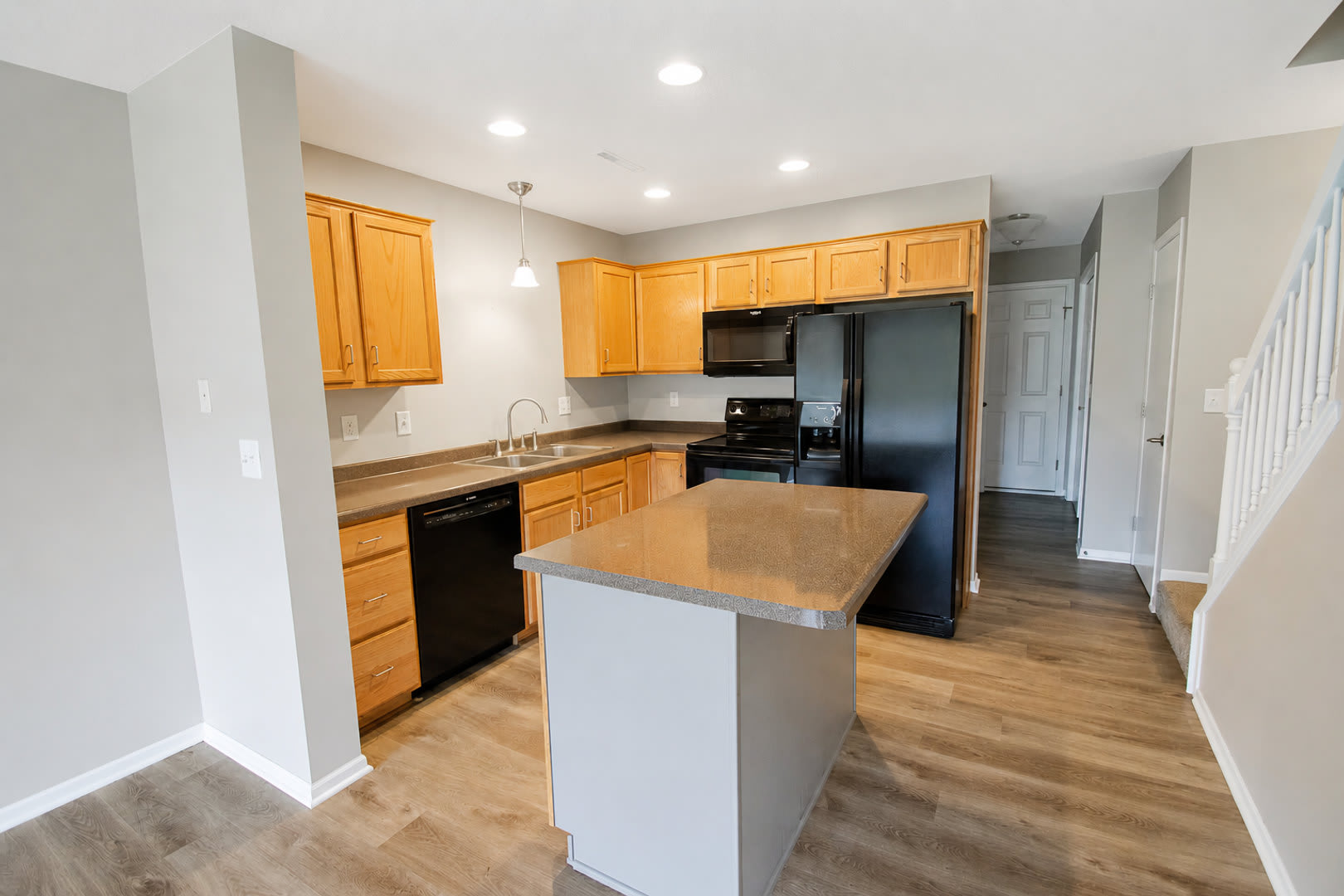 2 Bedroom Townhome off West Circle Drive – photo 2