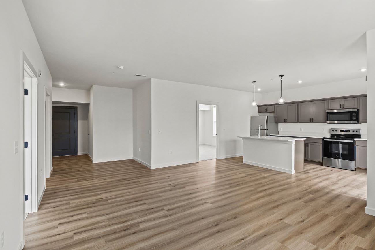 3 Bedroom Townhome With Bonus Room – photo 2