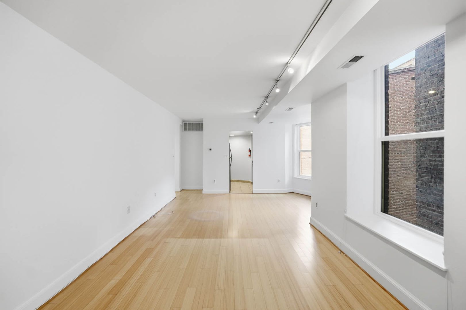 Logan Circle Condo – photo 4