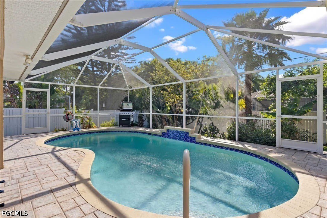 4810 SW 25th Place – photo 2