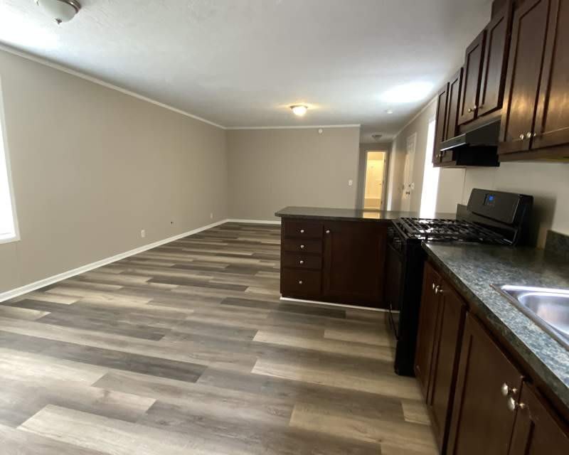 215 Macon – photo 2