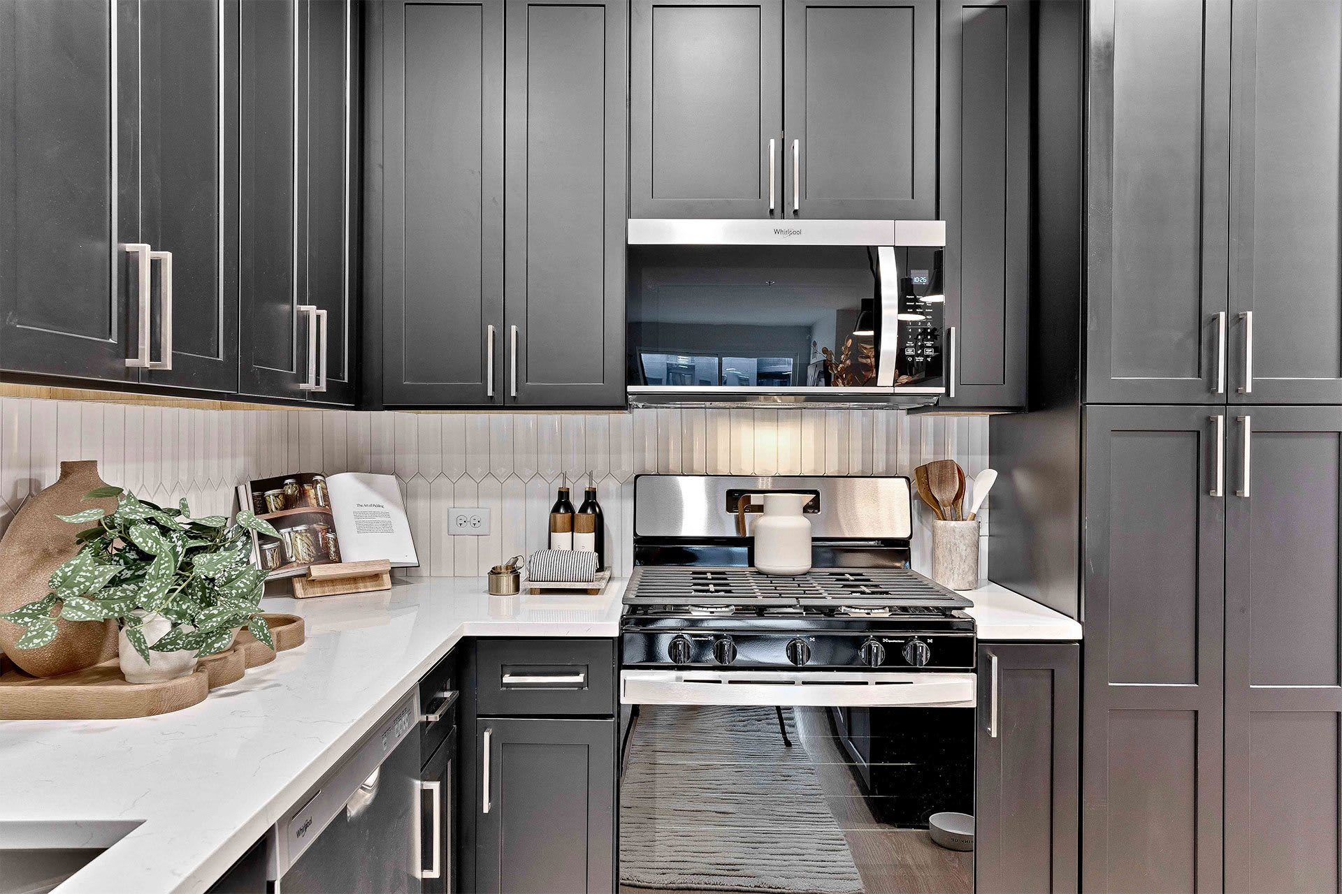 Metro 19 Apartments – photo 4