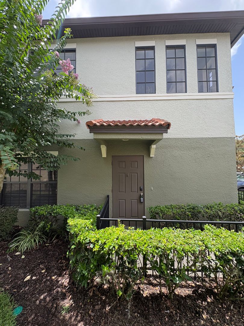 Beautiful Corner Unit Townhome In Gated Tivoli Gardens 3 Bedrooms Loft Conservation Views – photo 4