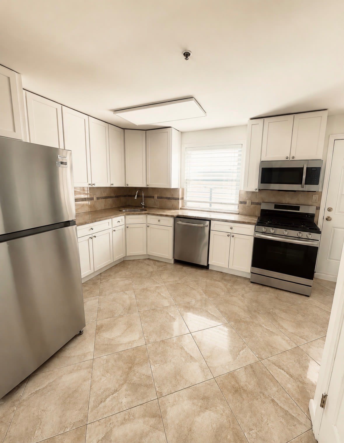 88-02 Rockaway Beach Blvd – photo 3