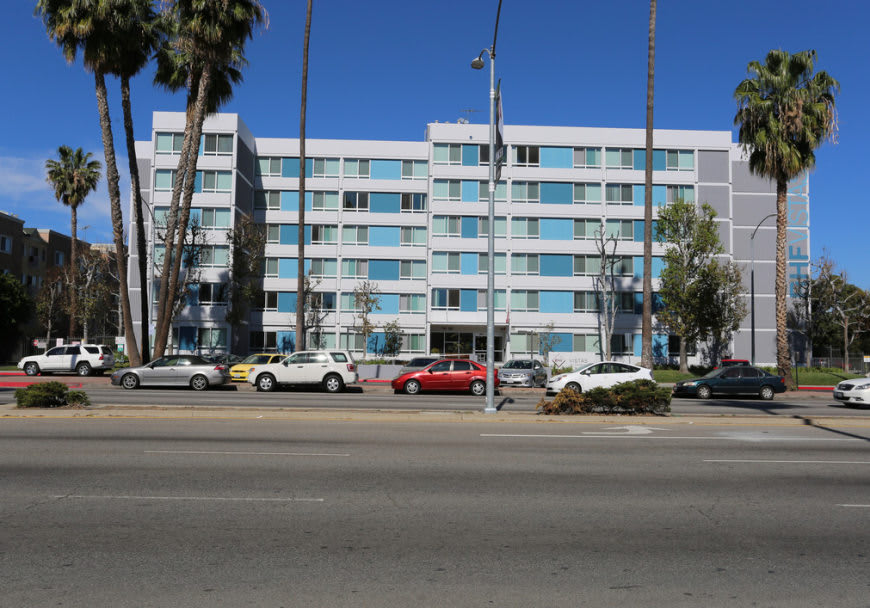 15211 Sherman Way – photo 4