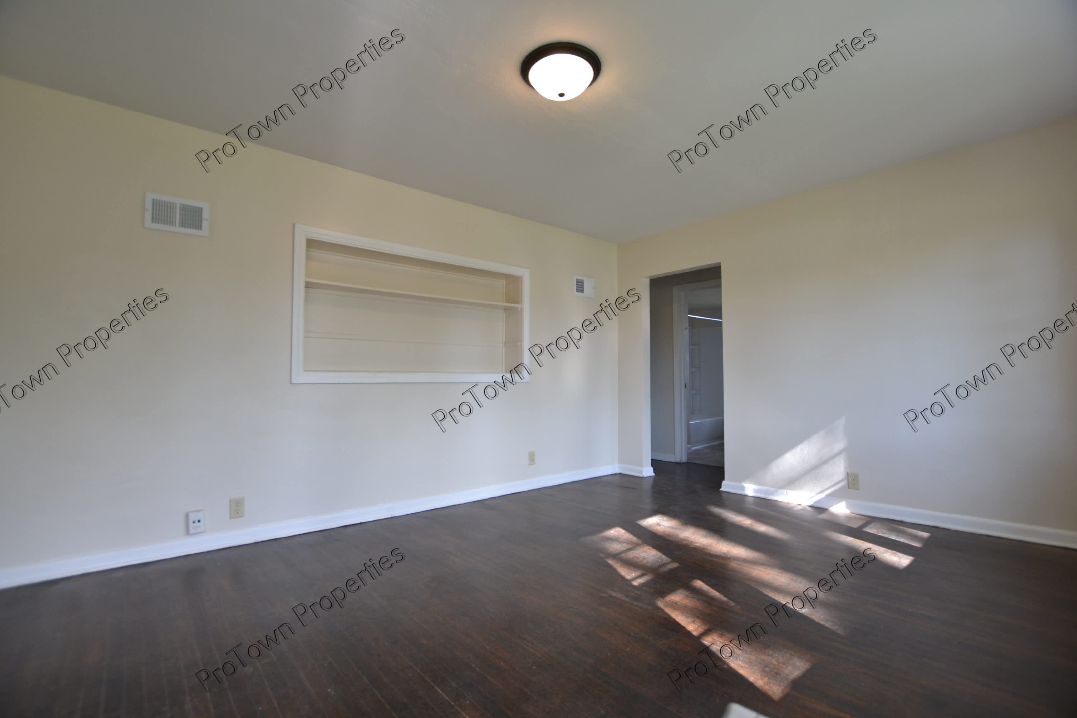 1421 Burry St – photo 2