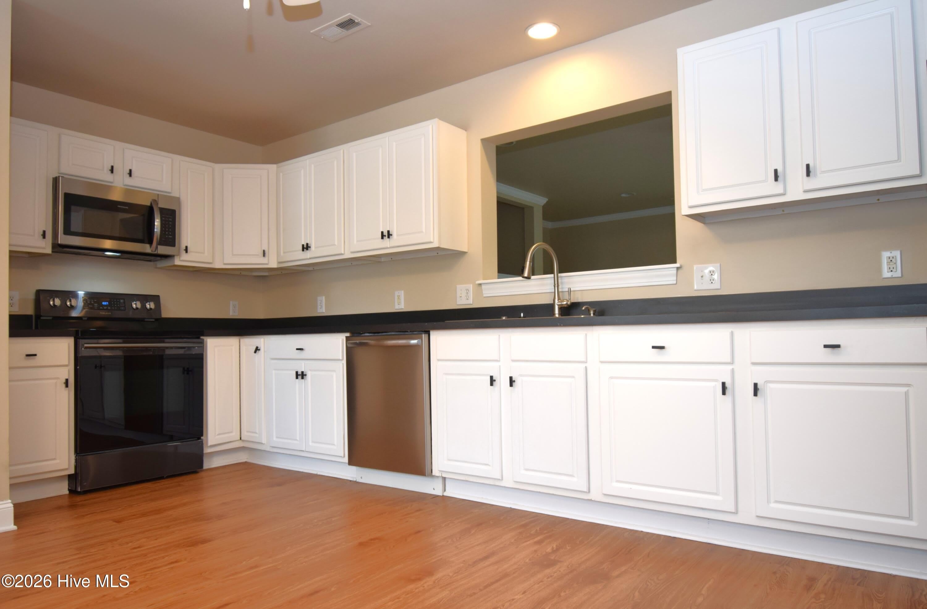 4009 Lucerne Court – photo 5