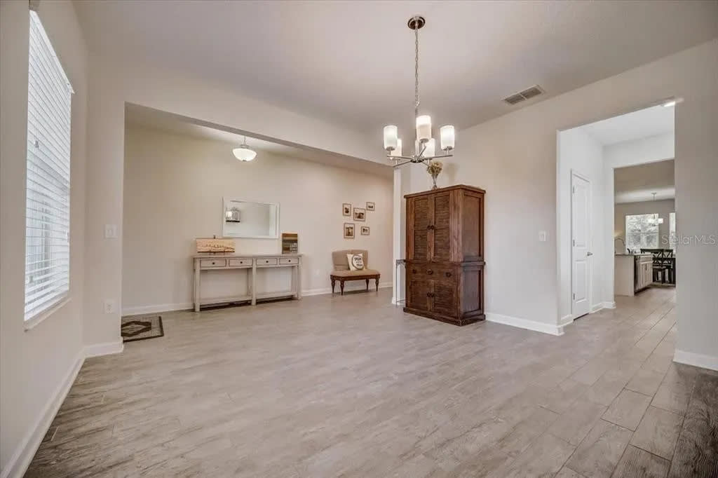 5841 Alenlon Way – photo 4