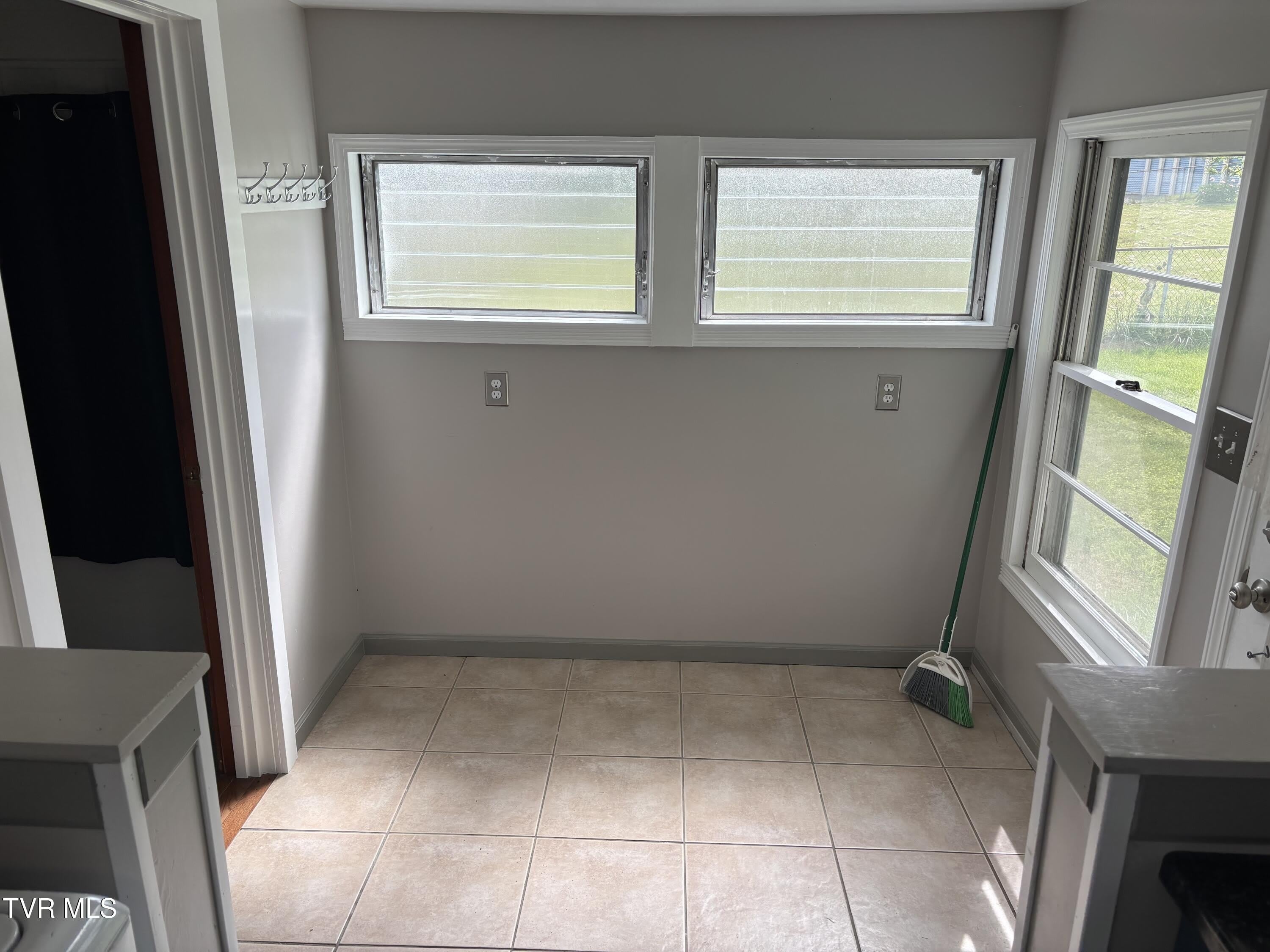 137 Kinley Drive – photo 5