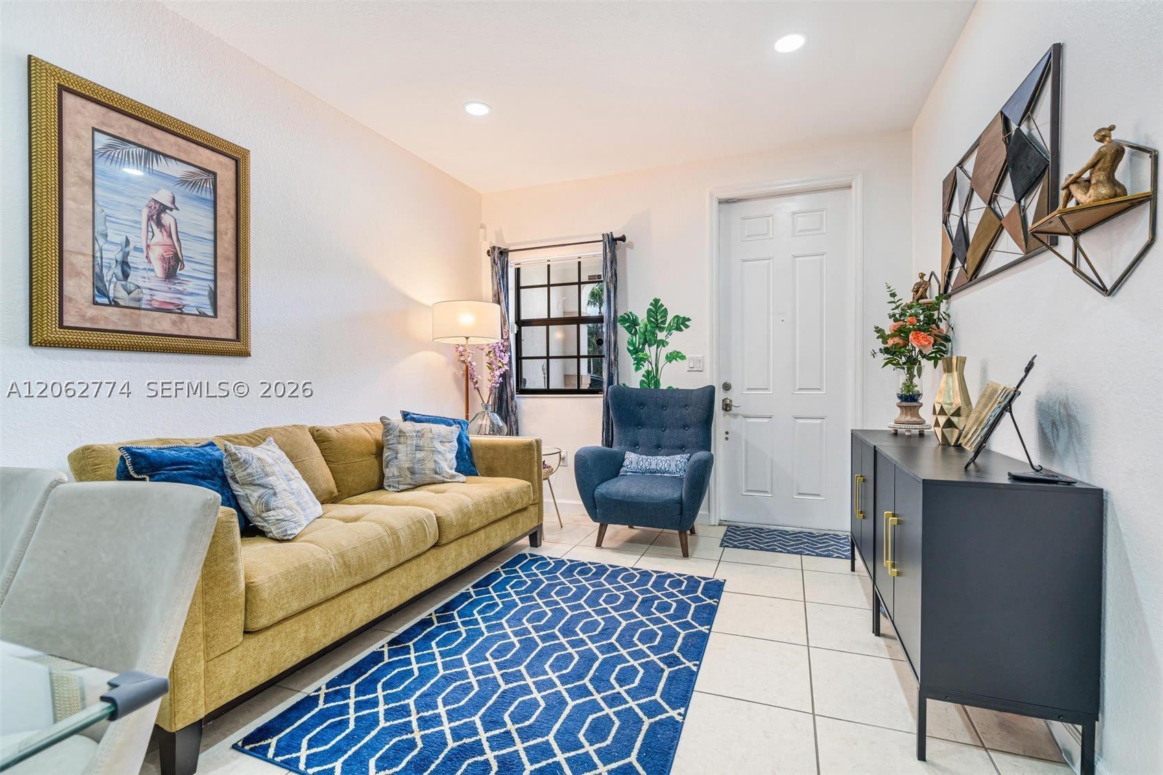 343 NE 37th Ter – photo 2