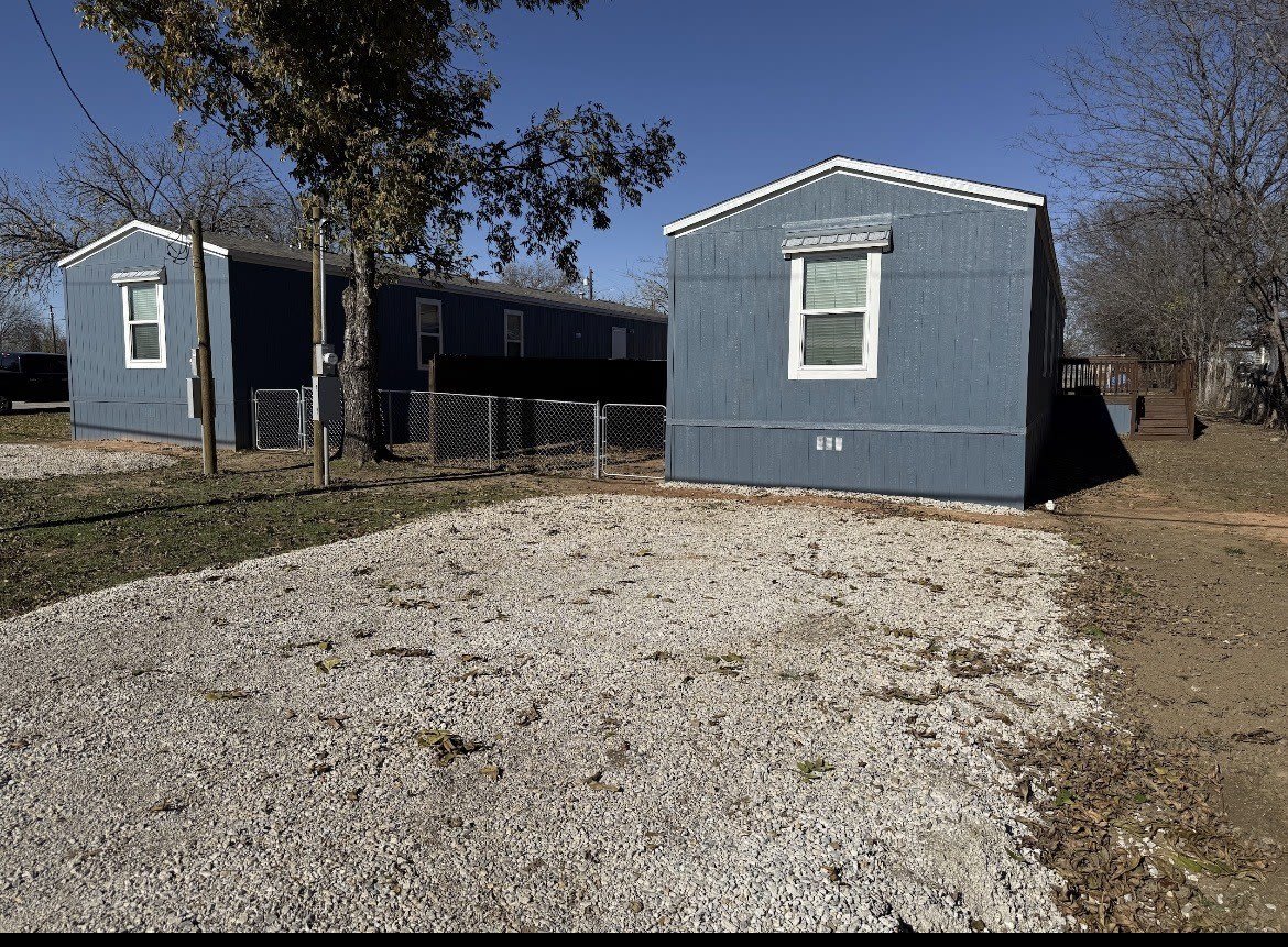 221 W Division Street – photo 1