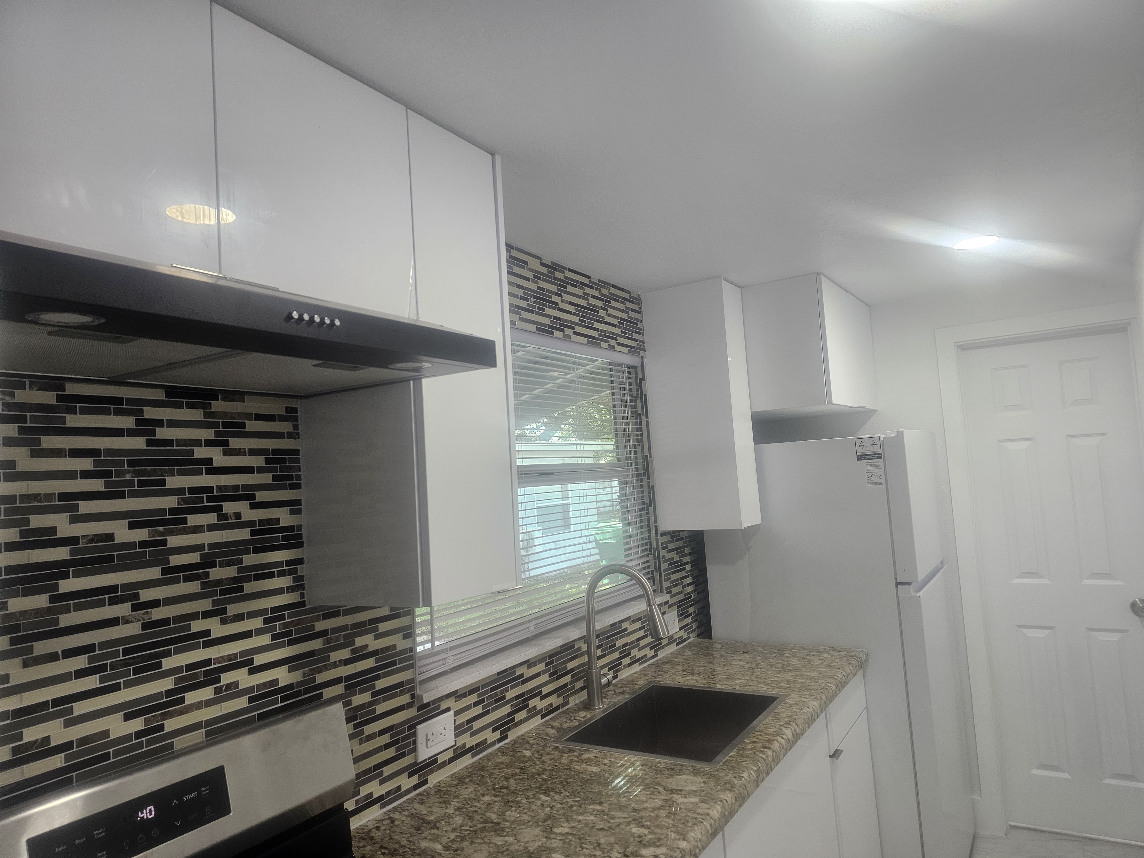 1915 Nw 82Nd St – photo 5