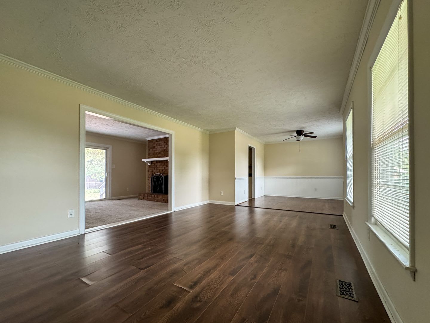 Charming 3 Bed 2 Bath Home Conveniently Located in Fayetteville – photo 2
